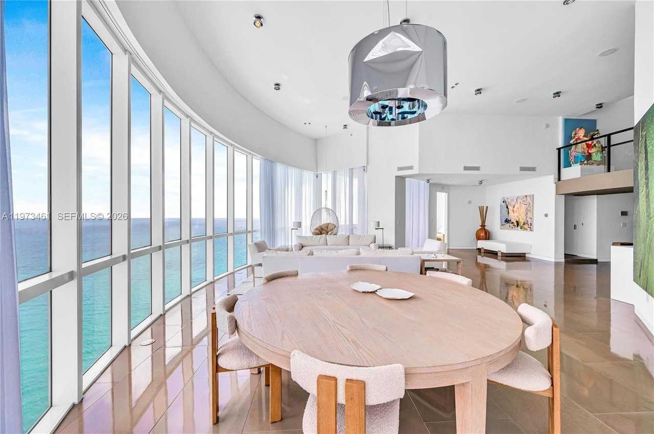 18101 Collins Ave #5509 - Photo 7 of 44