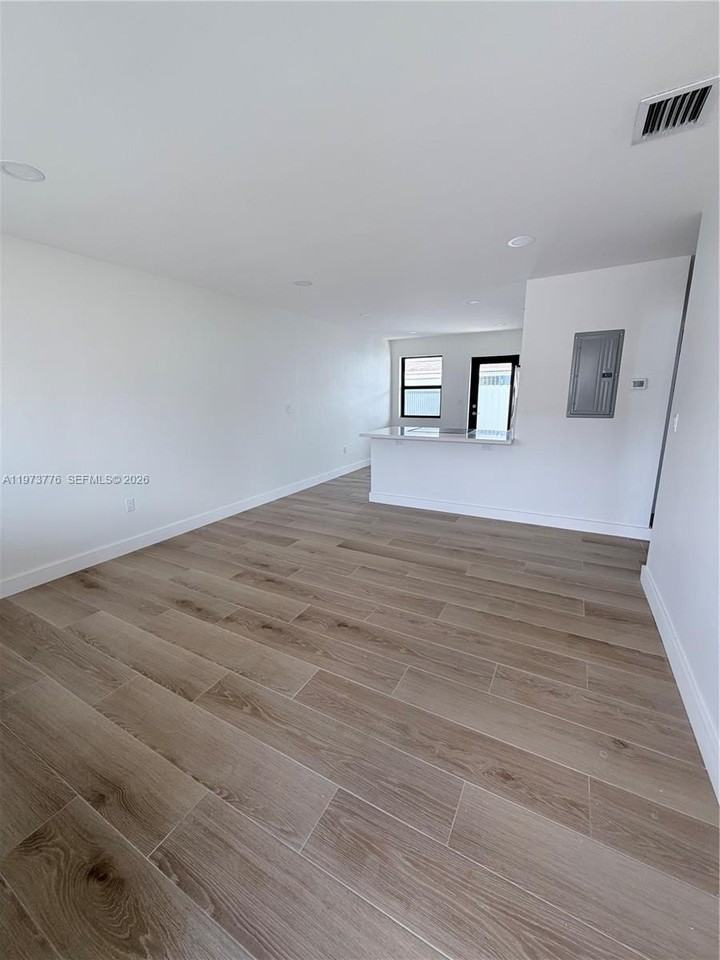 9381 Sw 39th St #9383 - Photo 2 of 10