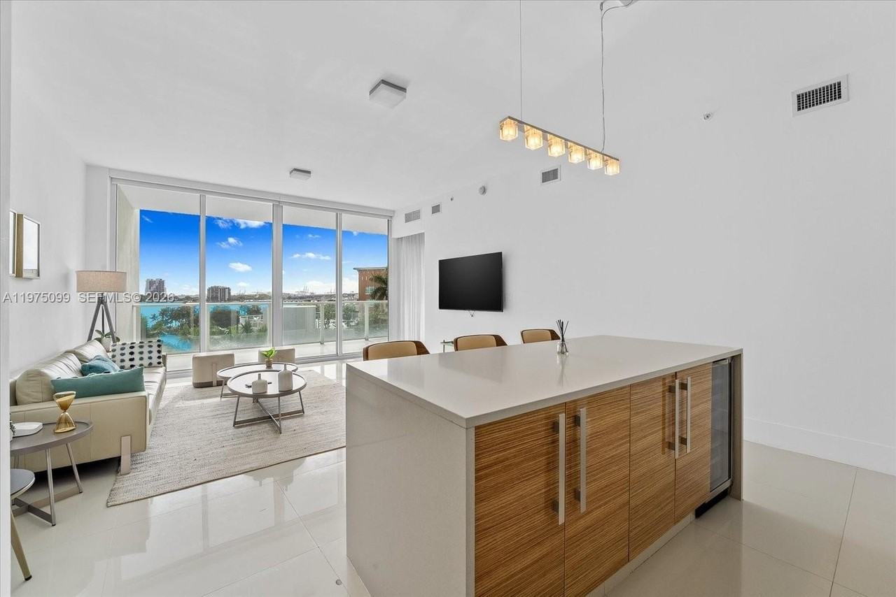 2020 N Bayshore Dr #605 - Photo 2 of 24