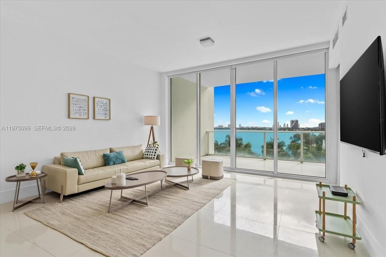 2020 N Bayshore Dr #605 - Photo 5 of 24