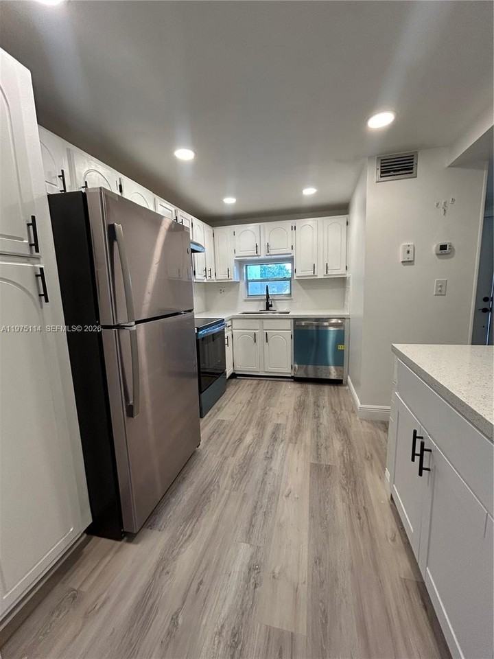 8962 S Hollybrook Blvd #202 - Photo 5 of 25