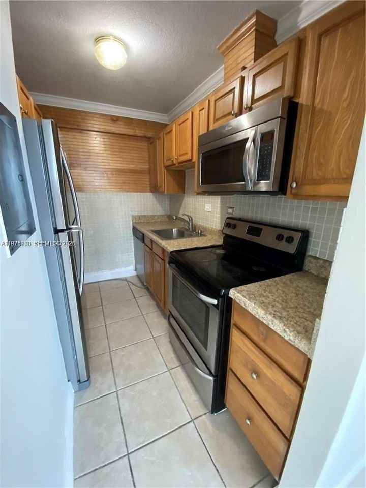 7545 E Treasure Dr #3I - Photo 7 of 13