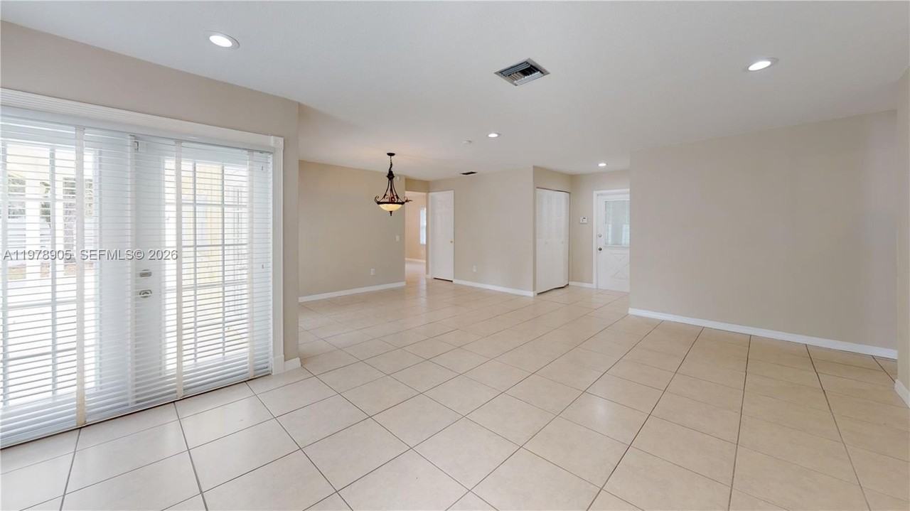 15012 Sw 146th St - Photo 4 of 25