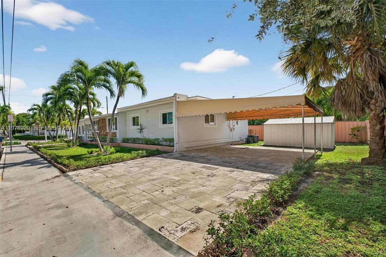 1470 N Treasure Dr - Photo 2 of 40