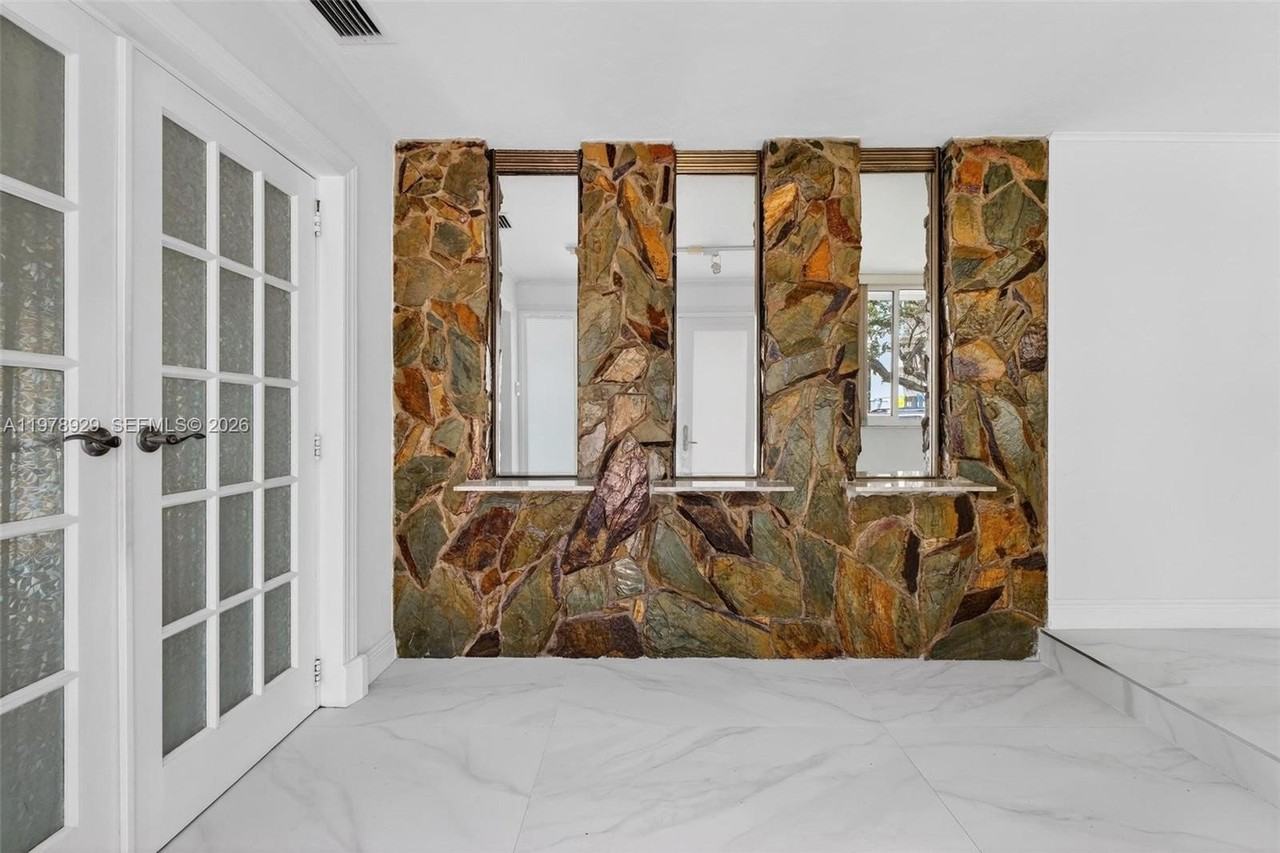 1470 N Treasure Dr - Photo 7 of 40