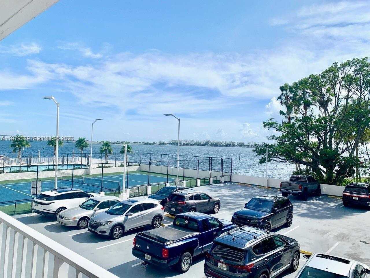 200 Se 15th Rd #3J - Photo 4 of 39