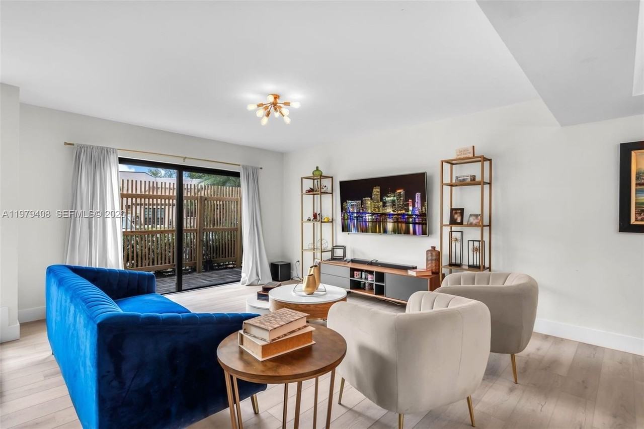 1305 Nw 122nd Ter - Photo 5 of 35