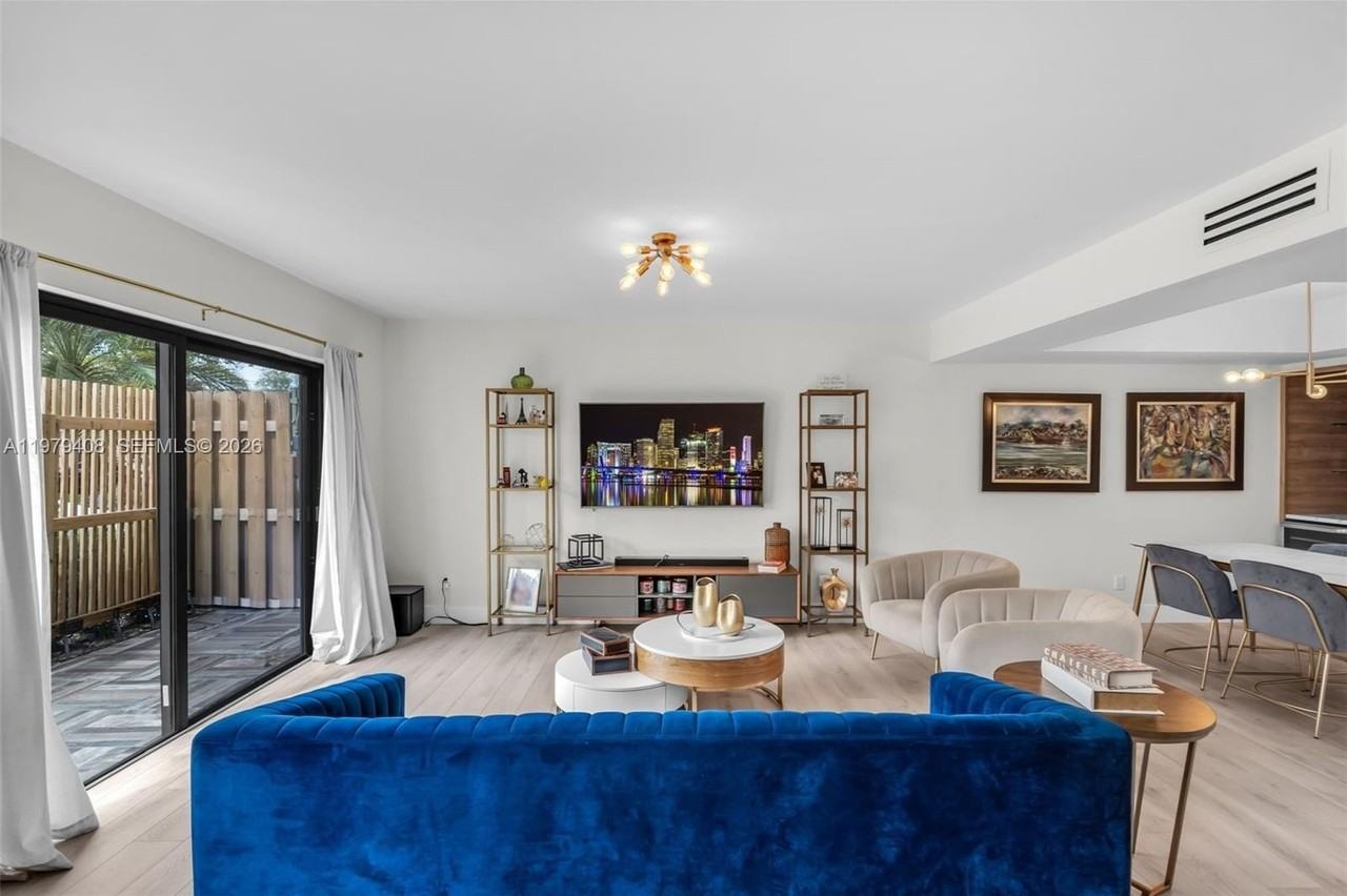 1305 Nw 122nd Ter - Photo 6 of 35