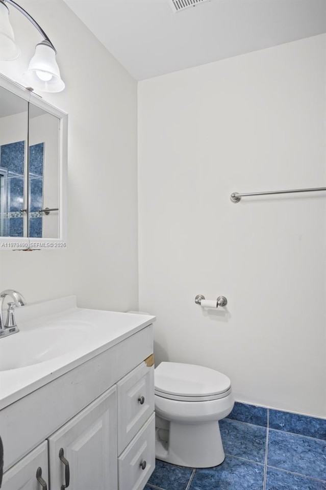 6252 Highland Ct - Photo 4 of 24