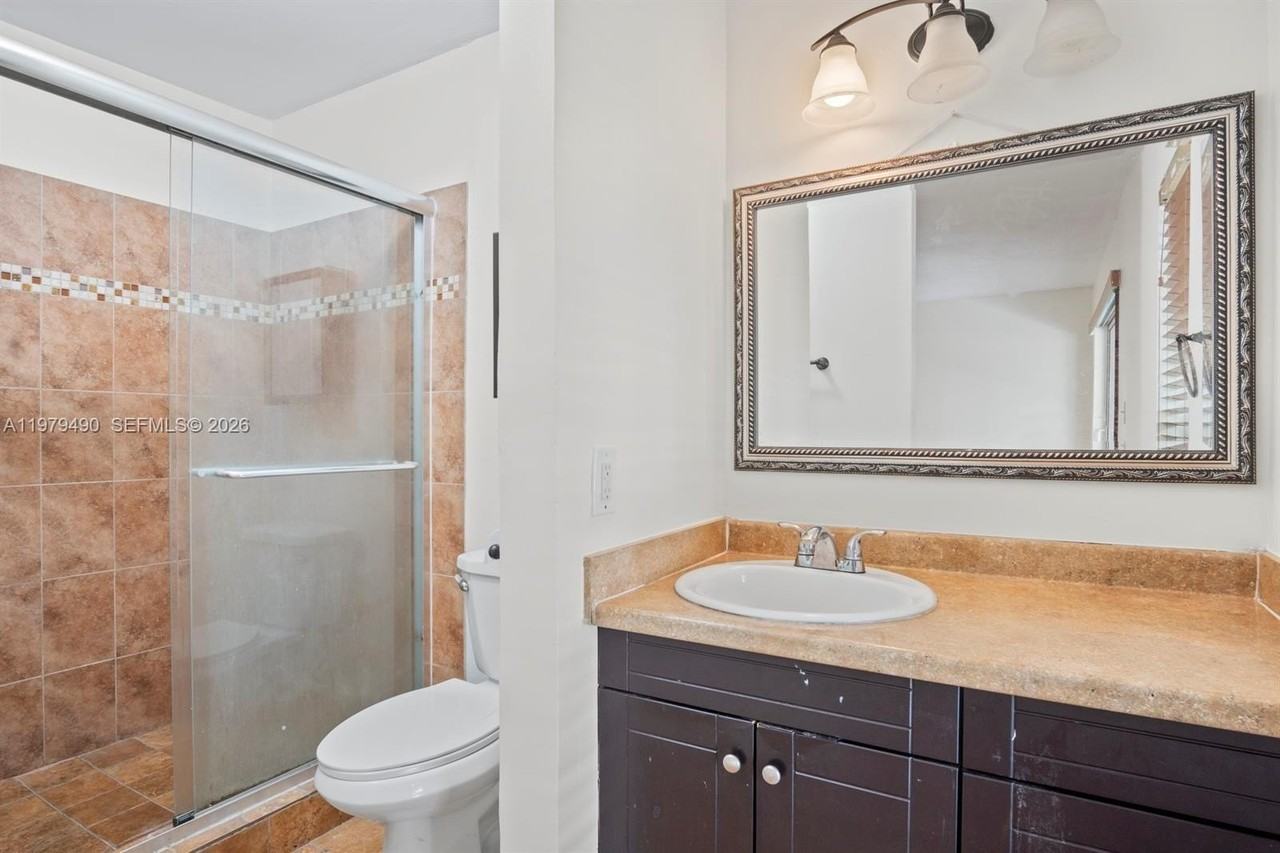 6252 Highland Ct - Photo 7 of 24