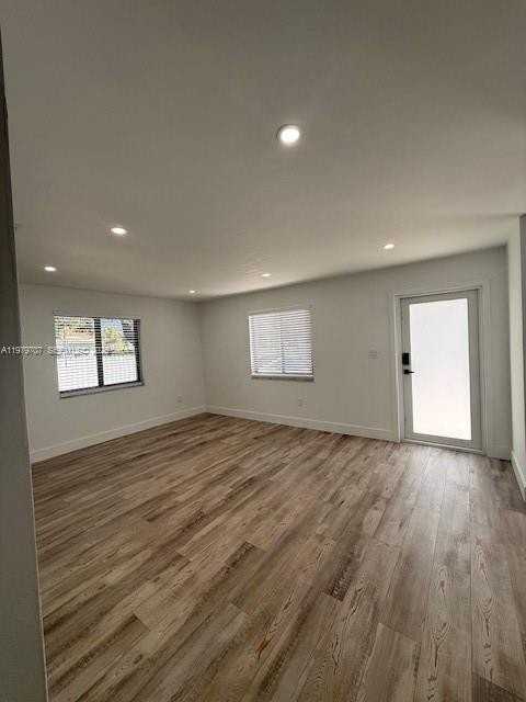 3609 Sw 27th St #0 - Photo 6 of 32