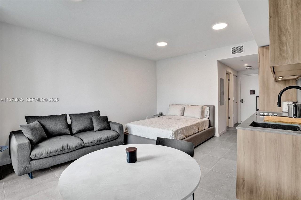 151 Ne 5th St #1404 - Photo 5 of 42