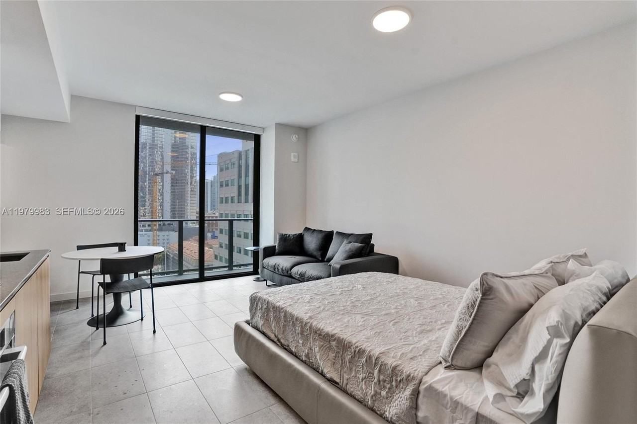 151 Ne 5th St #1404 - Photo 7 of 42