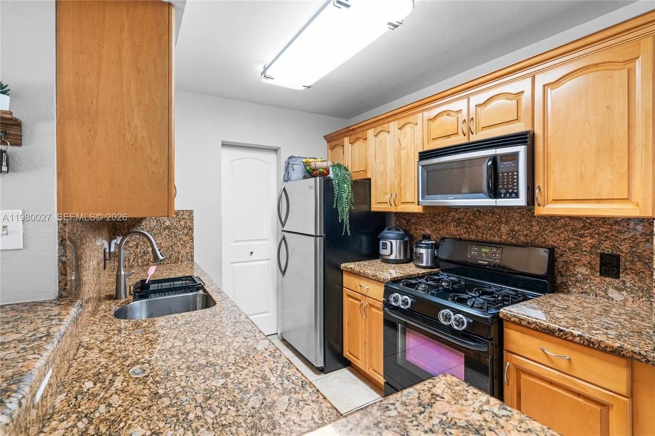 15295 Sw 106th Ln #717 - Photo 4 of 35