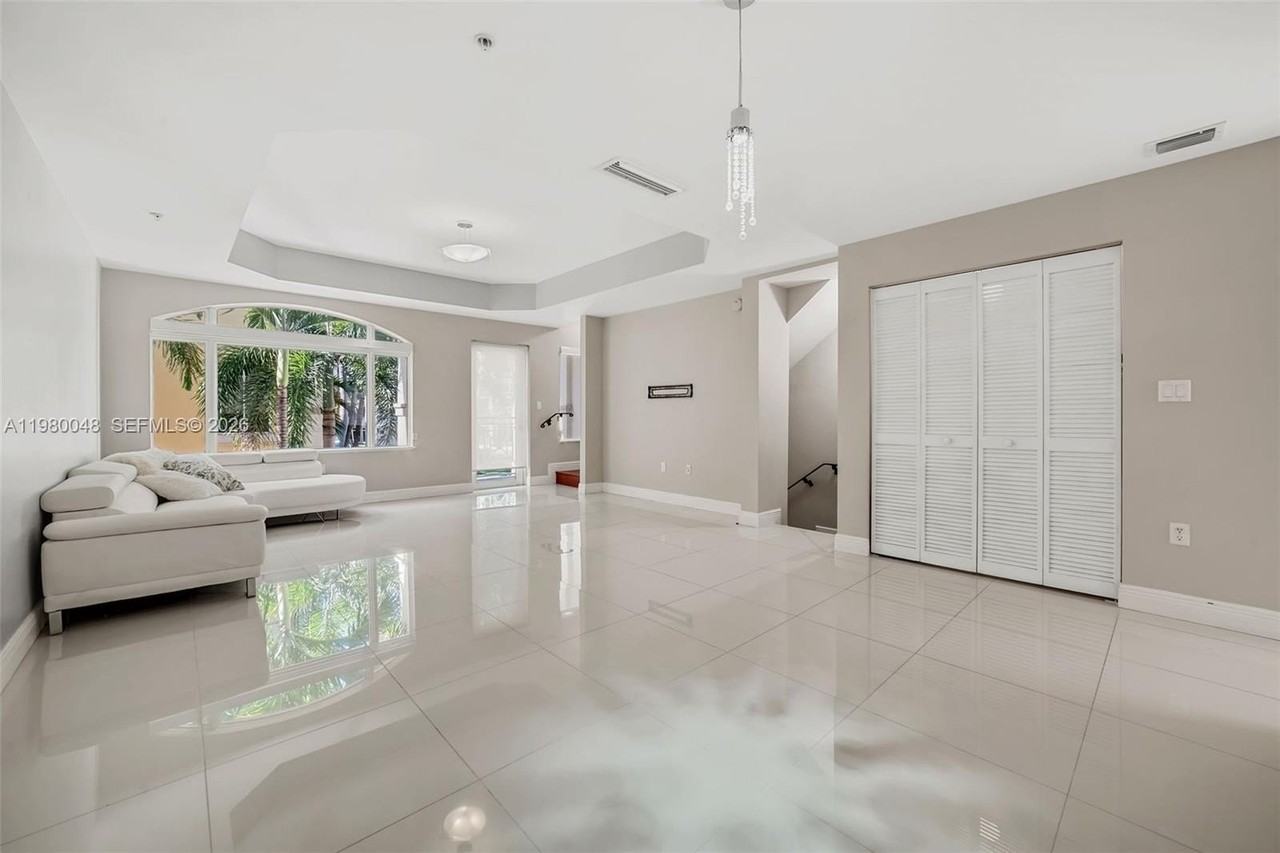 2729 Ne 184th Ln #2729 - Photo 4 of 24