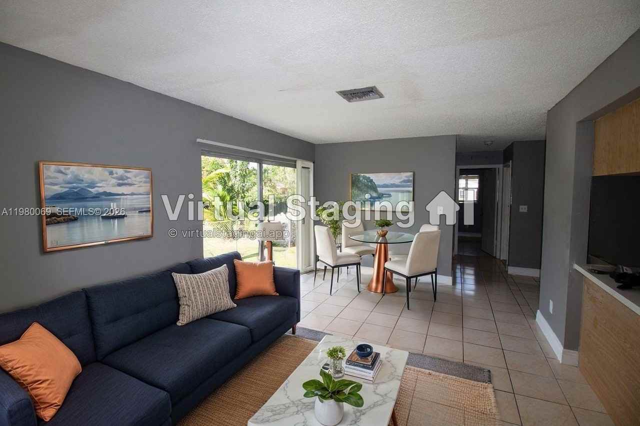 825 Sw 10th St #A - Photo 2 of 11