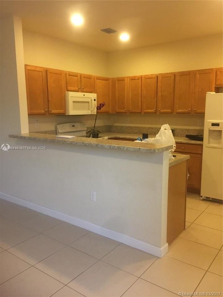 17059 Sw 96th St - Photo 6 of 22