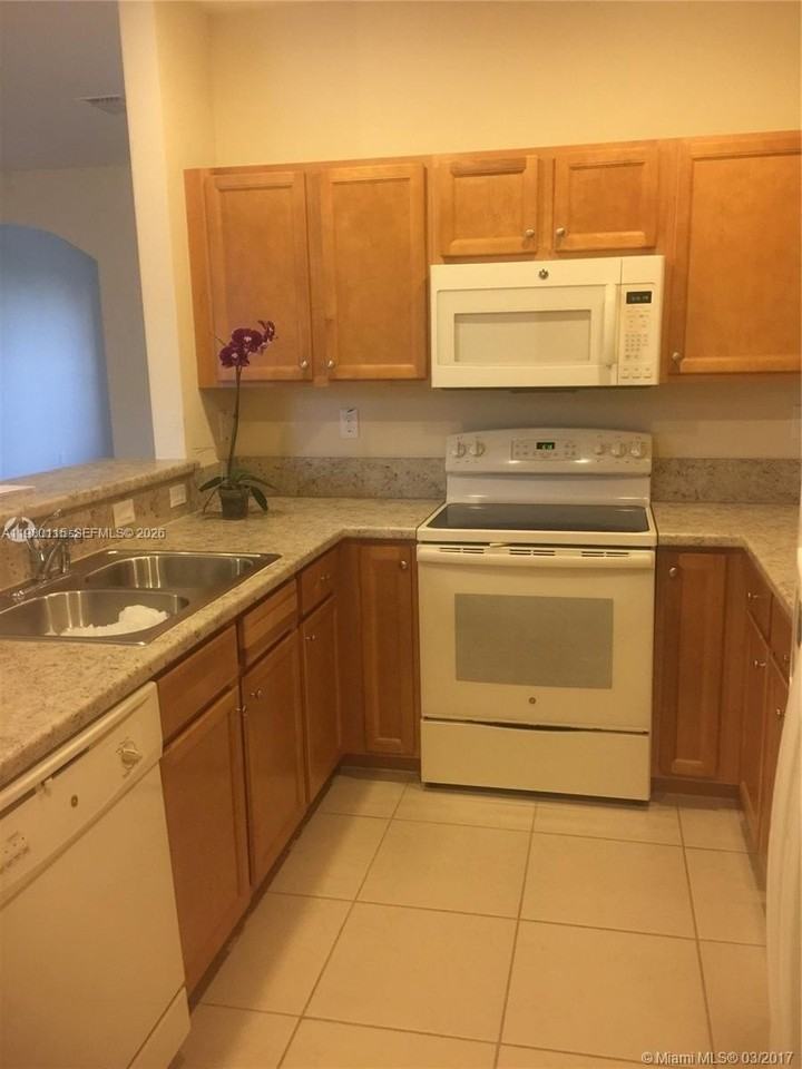 17059 Sw 96th St - Photo 7 of 22