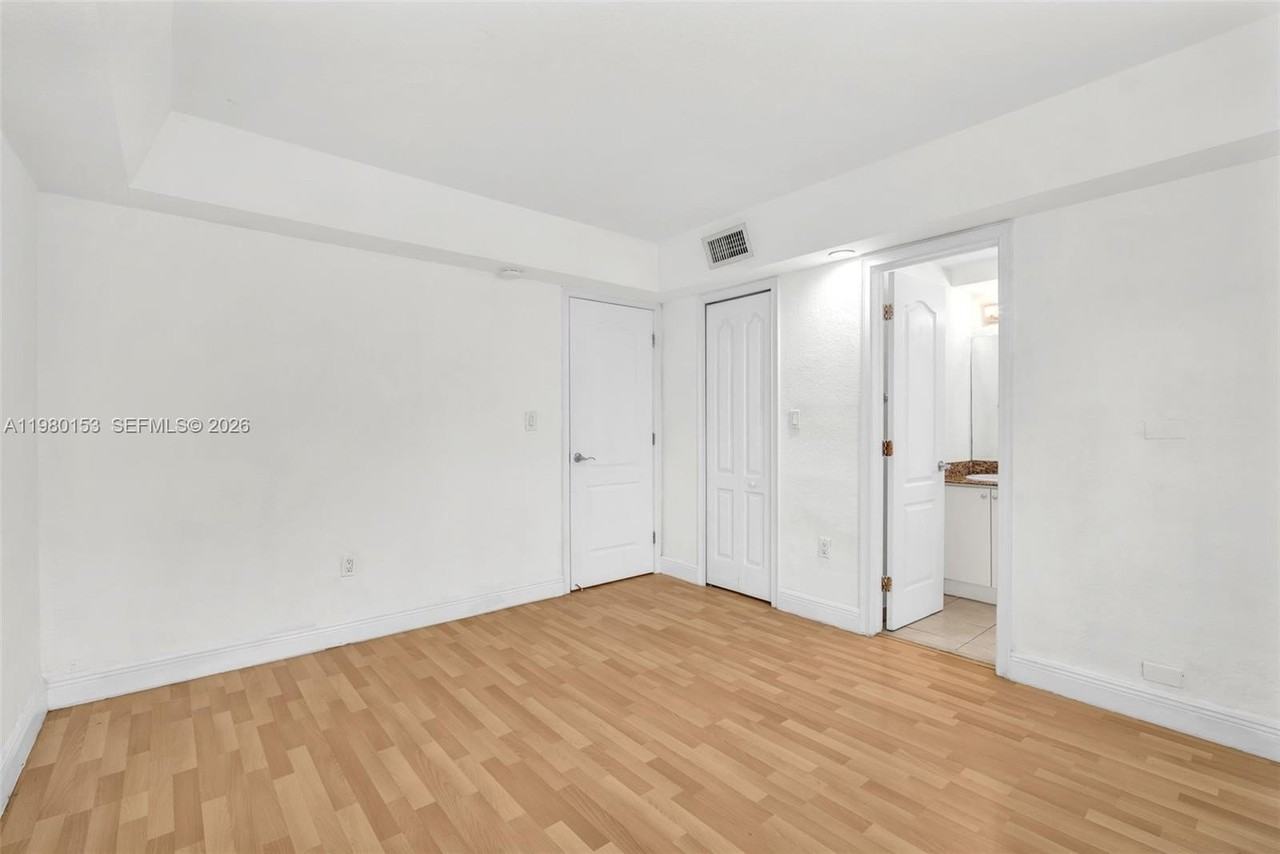 3245 Virginia St #39 - Photo 5 of 25