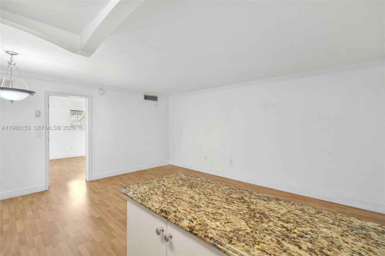 3245 Virginia St #39 - Photo 7 of 25