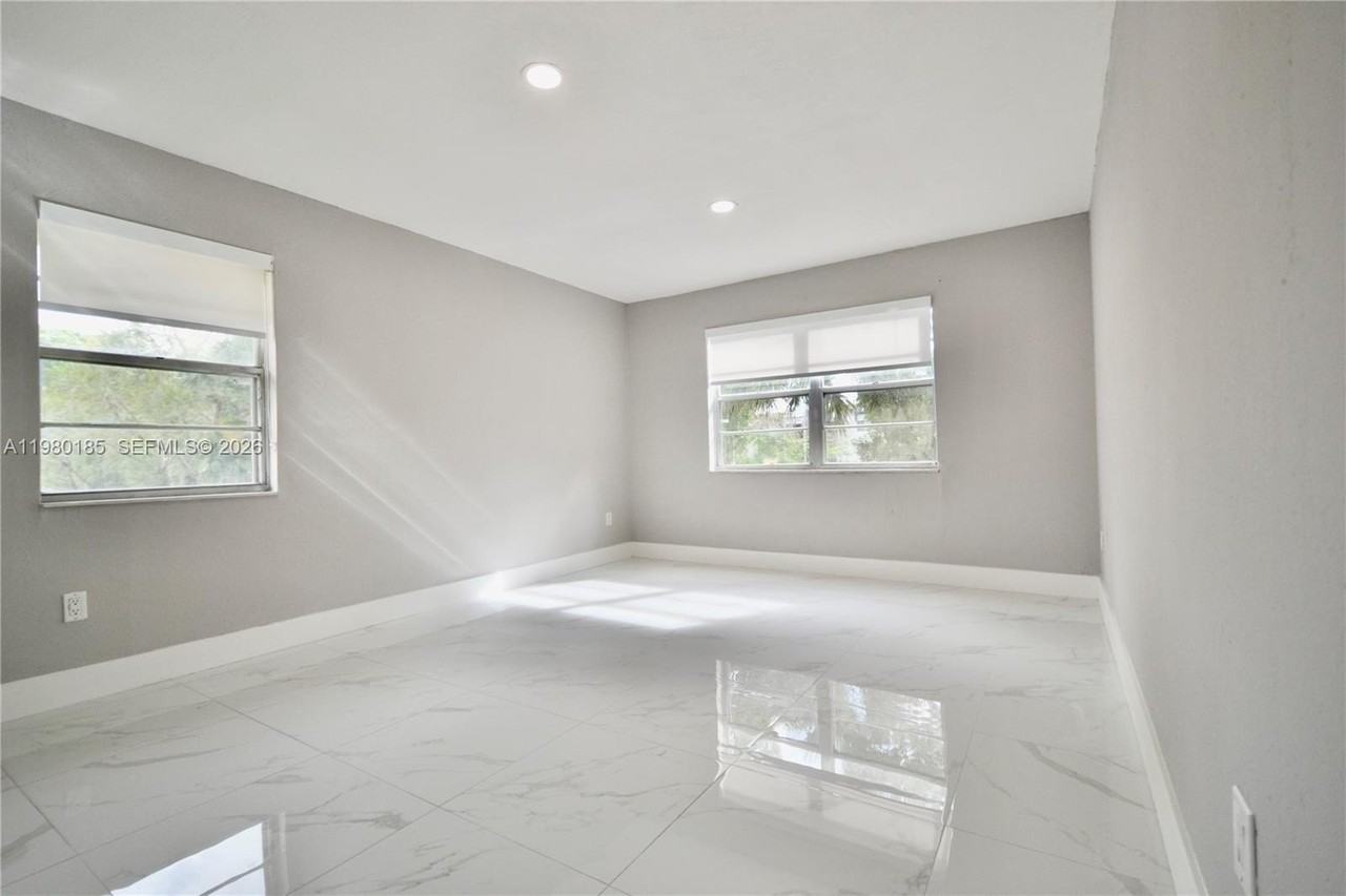 9974 Sw 88th St #1020 - Photo 6 of 13