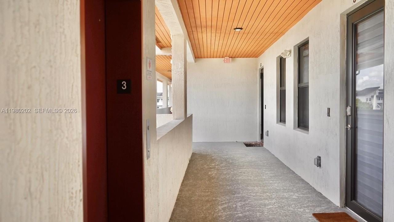 7925 Nw 104th Ave #32 - Photo 2 of 25