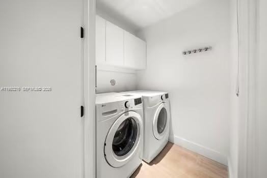 100 S Pointe Dr #1701 - Photo 5 of 33