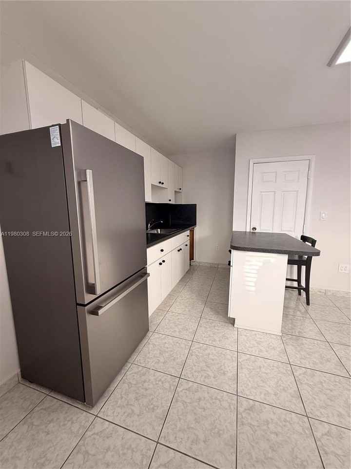 3666 Sw 24th Ter #R - Photo 2 of 10