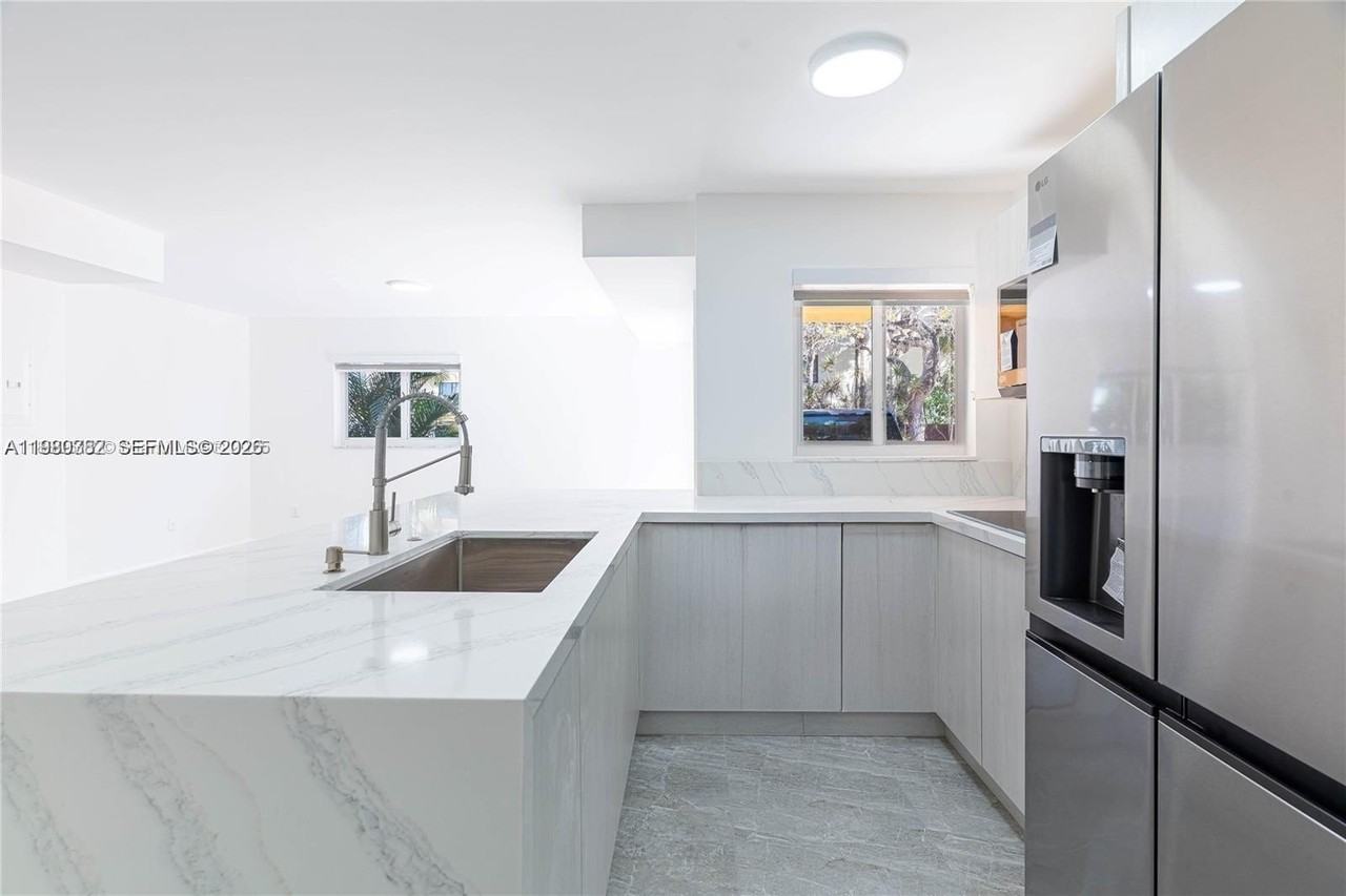 13900 Sw 65th Ter #9 - Photo 2 of 19