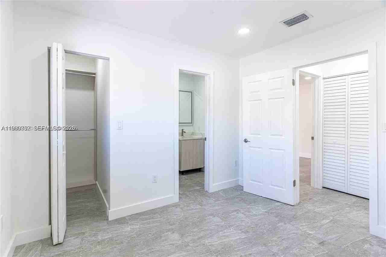 13900 Sw 65th Ter #9 - Photo 7 of 19