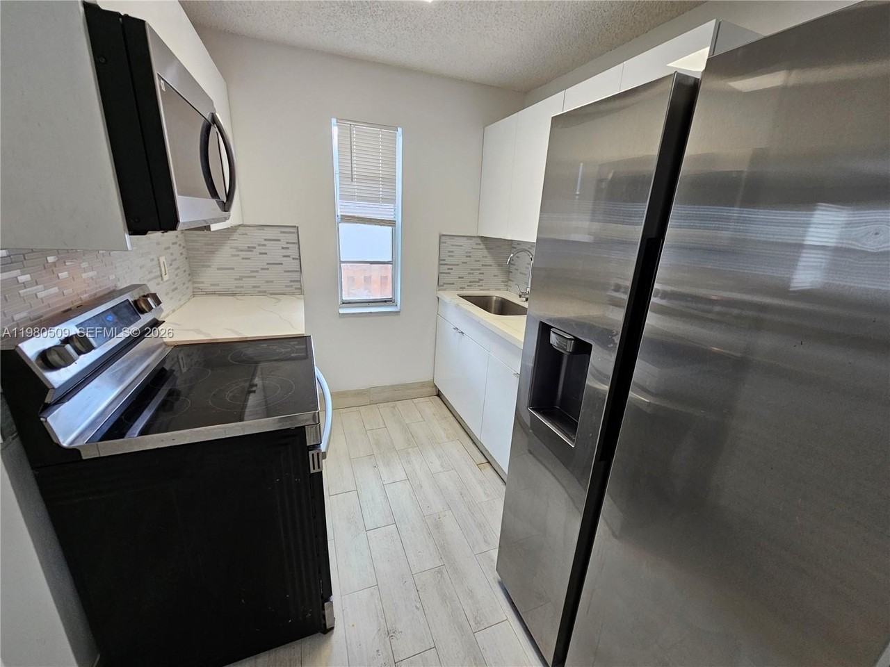 4621 Sw 33rd Ave #1 - Photo 3 of 16