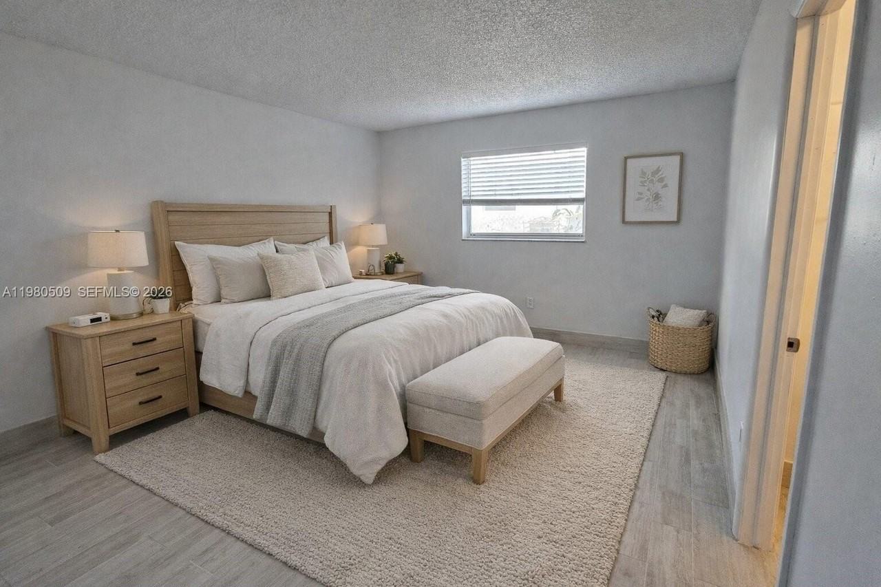 4621 Sw 33rd Ave #1 - Photo 6 of 16