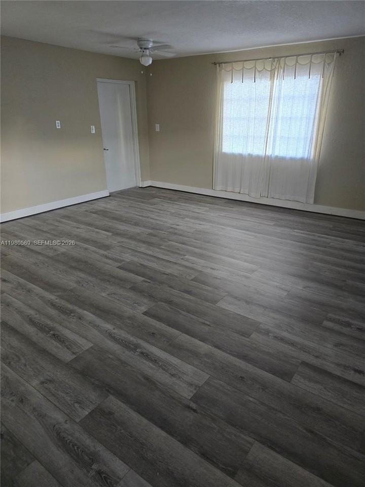 880 E 26th St - Photo 2 of 15