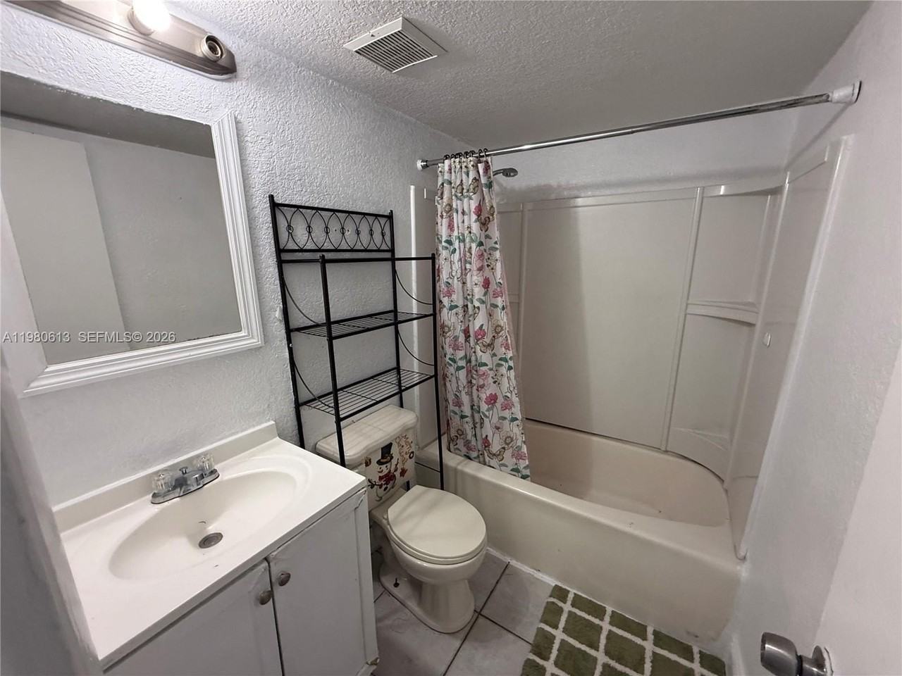 11317 Sw 187th Ter #4 - Photo 3 of 7