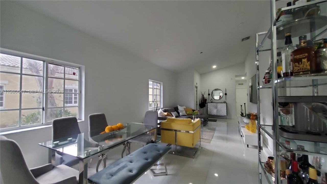 1225 Ne 32nd Ave - Photo 7 of 15