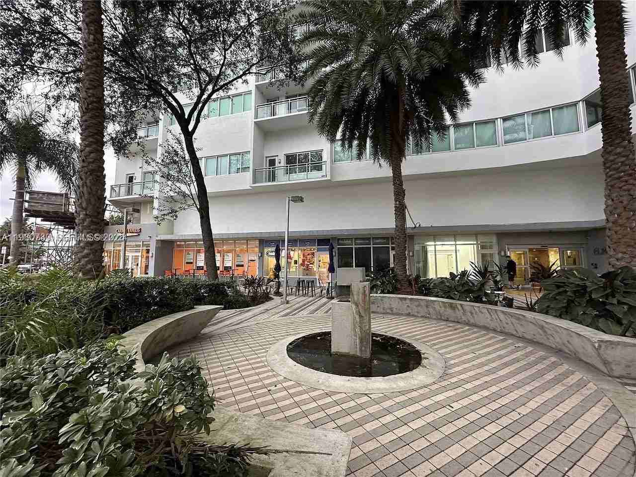 7135 Collins Ave #605 - Photo 4 of 22