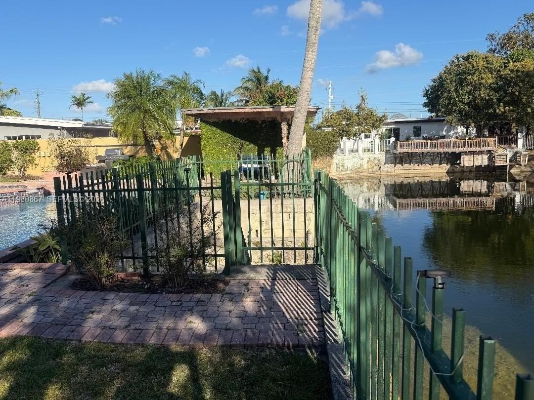 10720 Sw 43rd Ln - Photo 7 of 16