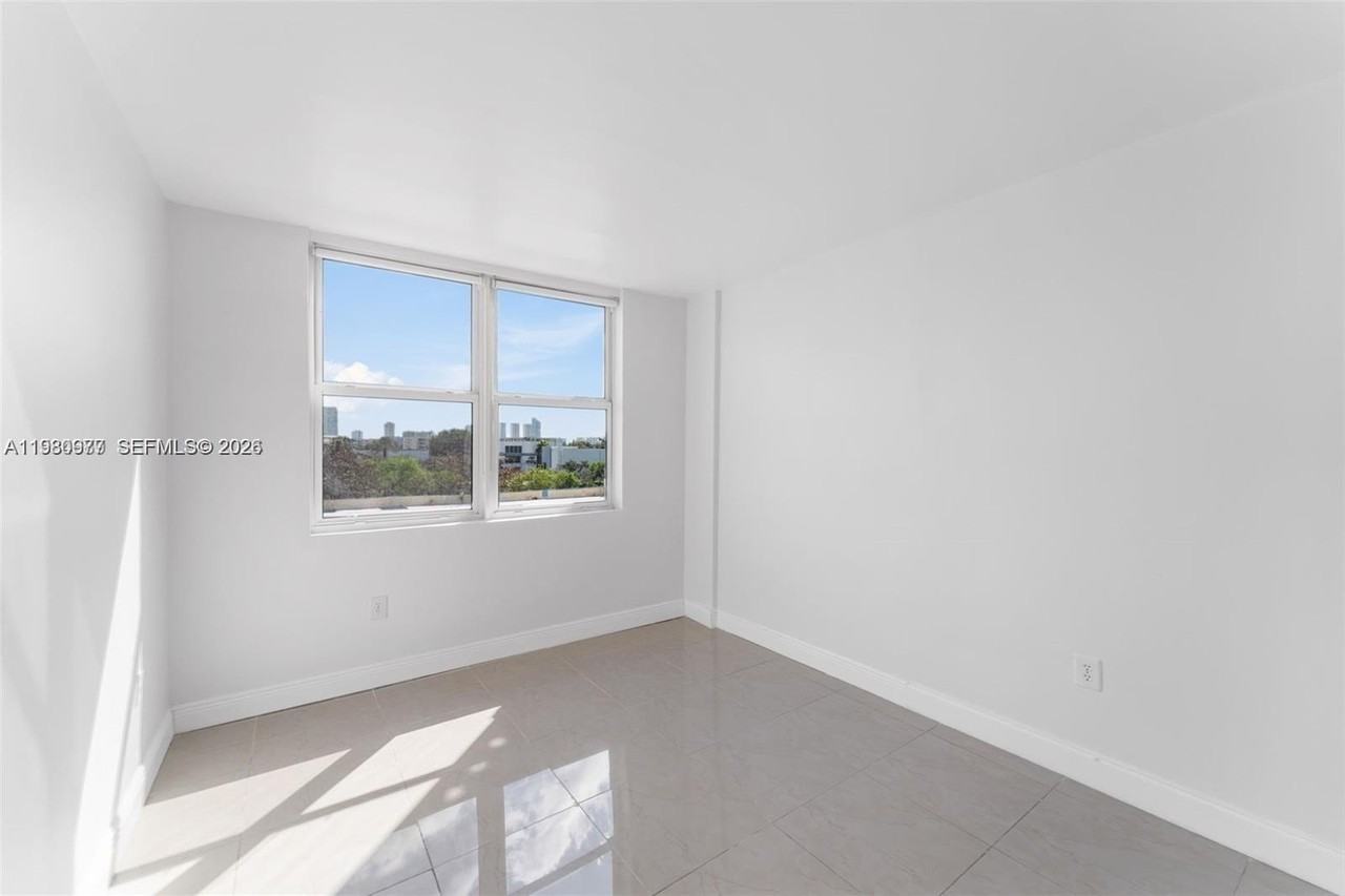 17890 W Dixie Hwy #501 - Photo 4 of 22