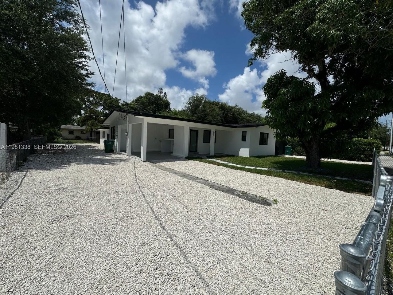 2264 Nw 102nd St - Photo 2 of 28