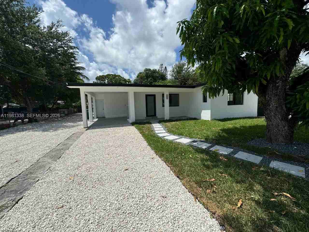 2264 Nw 102nd St - Photo 3 of 28