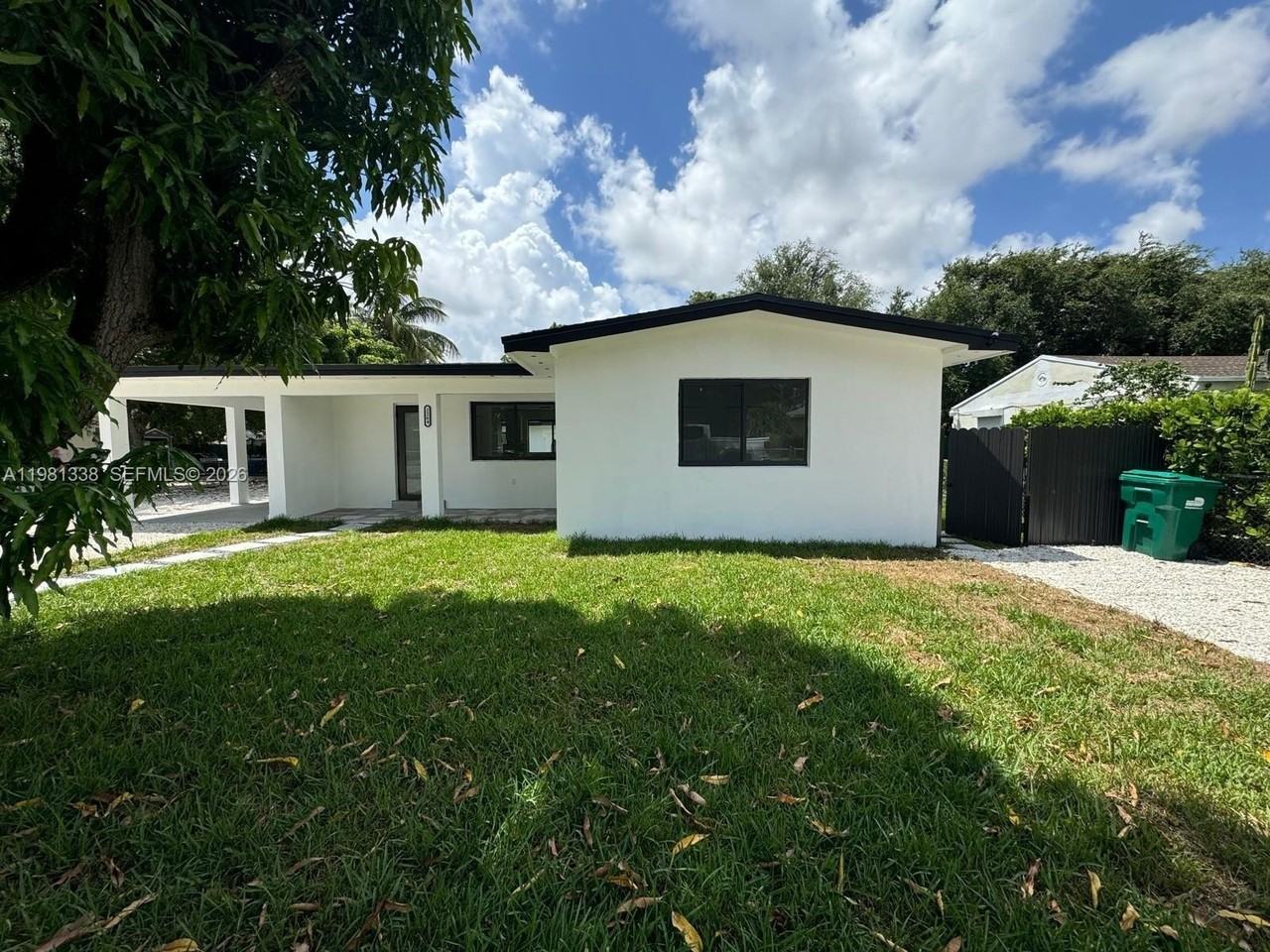 2264 Nw 102nd St - Photo 4 of 28