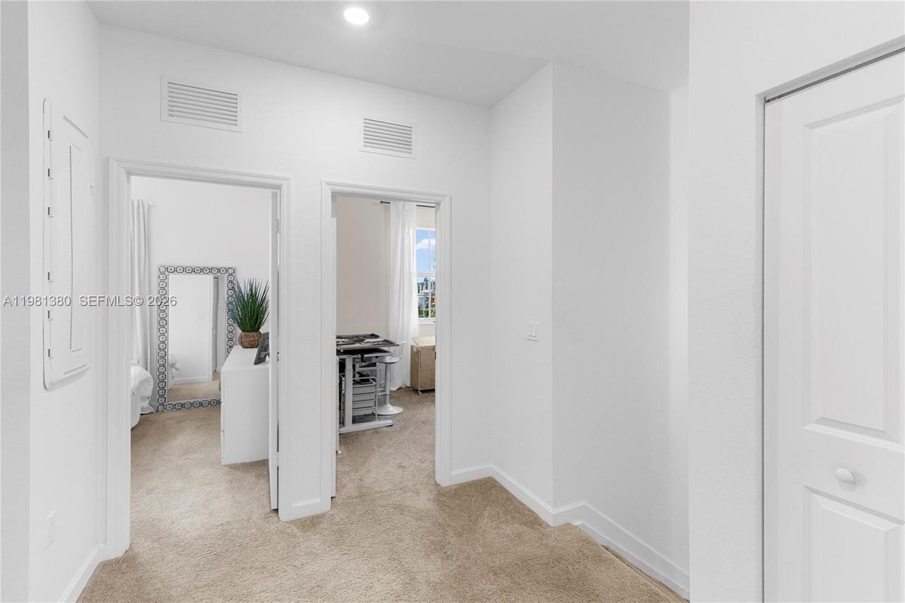 12022 Nw 46th St - Photo 3 of 11