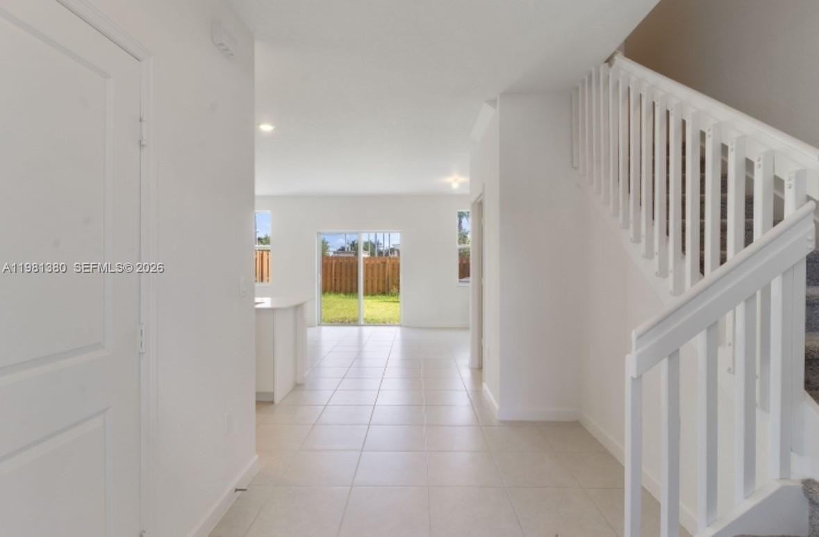 12022 Nw 46th St - Photo 4 of 11