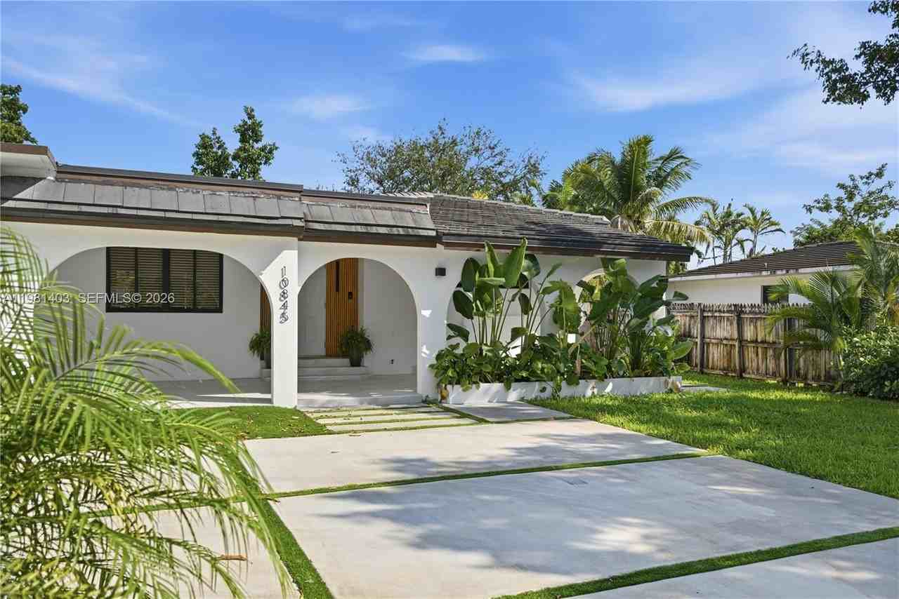 10845 Peachtree Dr #10845 - Photo 2 of 35