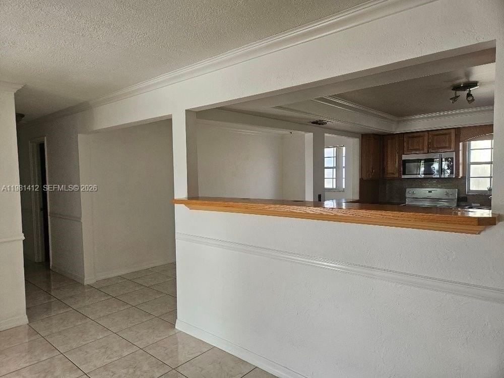 2885 Cambridge Rd - Photo 3 of 14