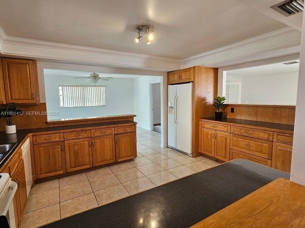 2885 Cambridge Rd - Photo 5 of 14