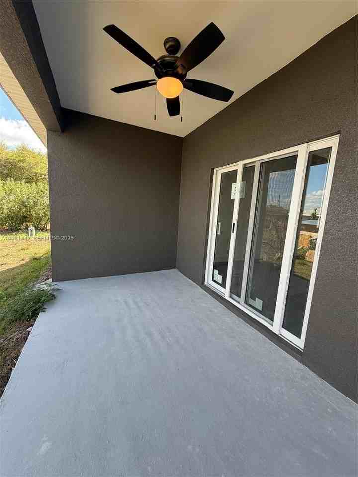 721 Ivan Ave S #721 - Photo 4 of 40