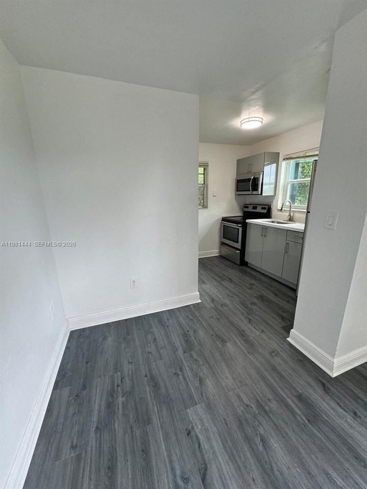 866 Nw 70th St #D - Photo 6 of 11