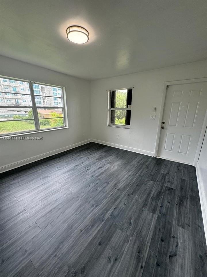 866 Nw 70th St #D - Photo 7 of 11