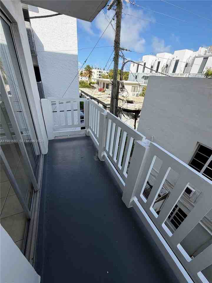 2001 Bay Dr #204 - Photo 5 of 21